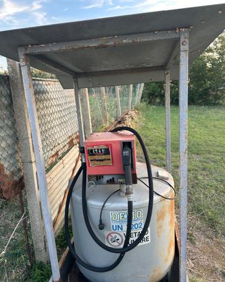 Cisterna 490LT per gasolio con erogatore elettrico