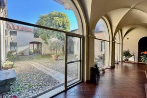 Villetta a schiera di 693 m² con più di 5 locali a