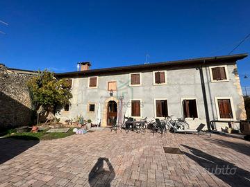 Villa a Colognola ai Colli (VR)