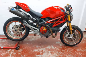 Ducati Monster 1100s 