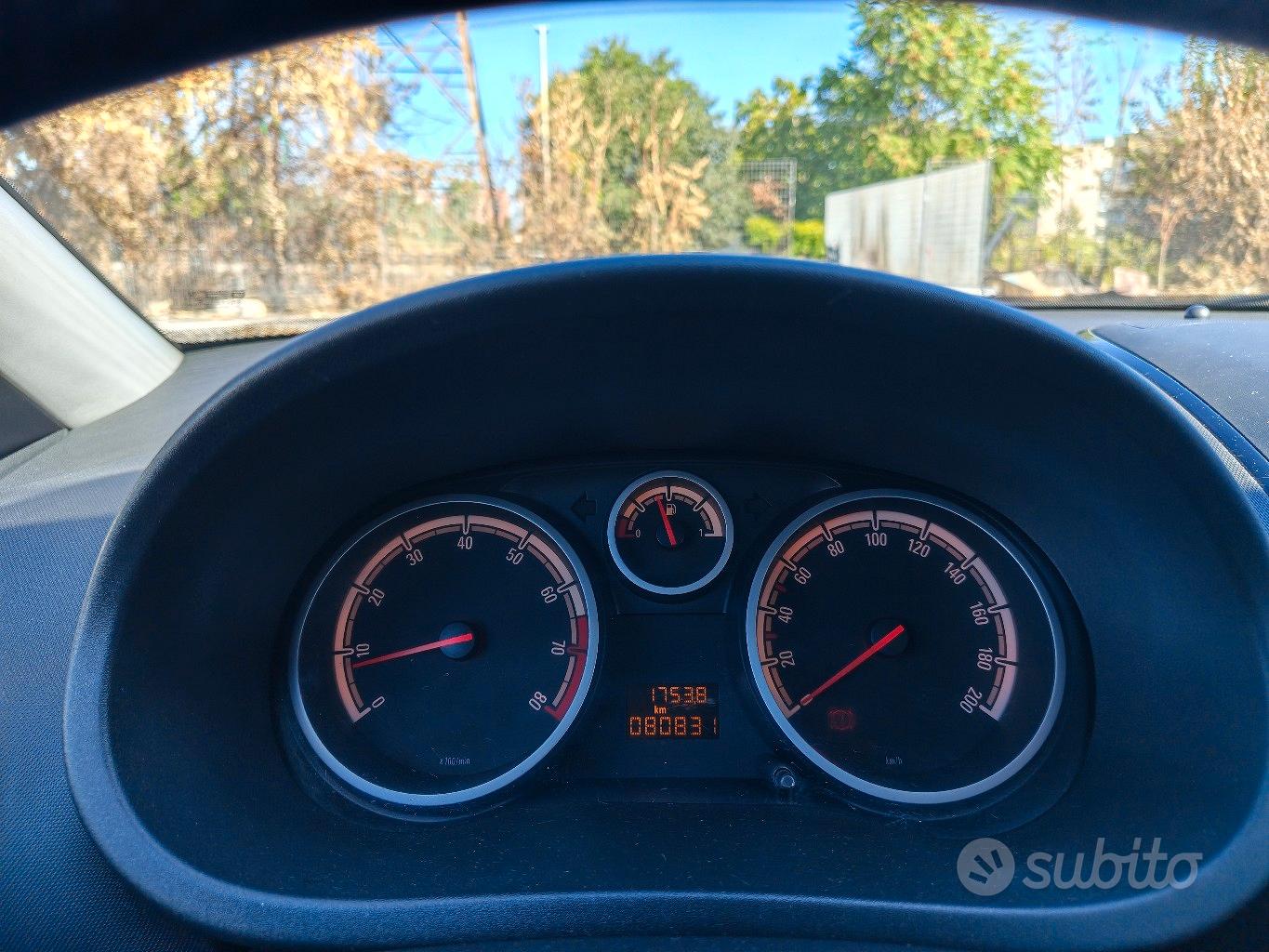 Opel Corsa 2010 photo 4
