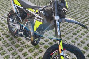 Fantic motard 50