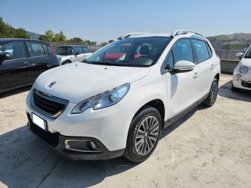 Peugeot 2008 1.4 HDi 68CV Active + GANCIO TRAINO