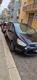 ford x max 7 posti