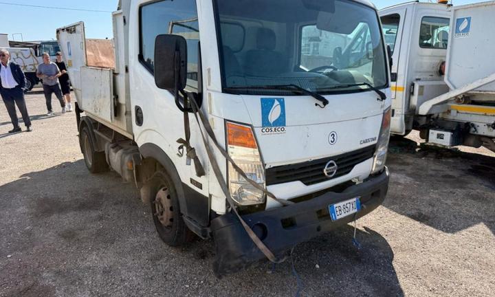 NISSAN CABSTAR 35.11 CON VASCA RIBALTABILE E DI