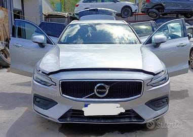 RICAMBI USATI AUTO VOLVO V60 Serie (225) D 4204 T1