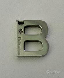 Ciondolo letterina B di Rebecca