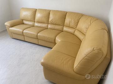 Divano angolare marca Divani e Divani By Natuzzi.