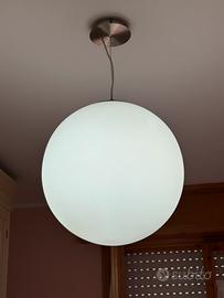 Lampadario a sfera regolabile in altezza