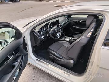 C22O SPORT COUPE AUTOMATICO 