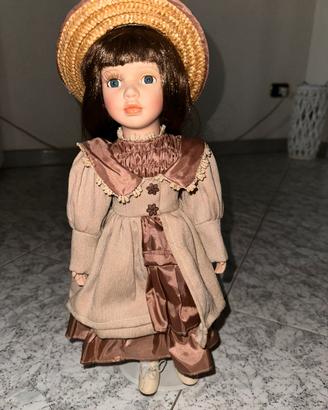 Bambola di porcellana da collezione
