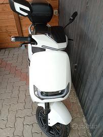 Sunra Robo S. Scooter elettrico 125