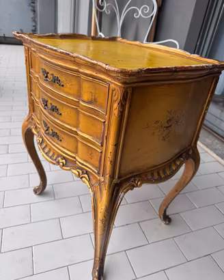 Comodino vintage stile veneziano decorato