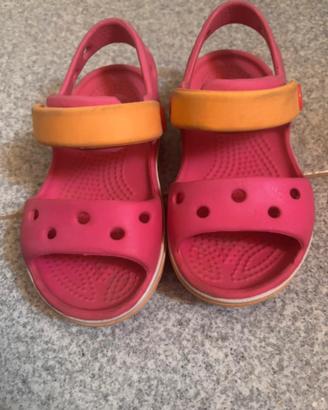 Colorati sandali crocs