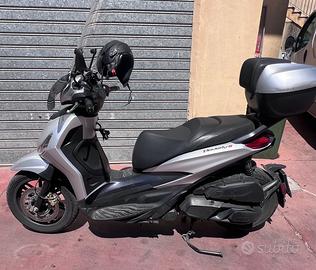 Beverly 400 S