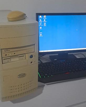 pc retro + monitor tastiera e mouse