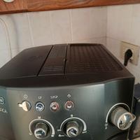 Macchina caffè DeLonghi Magnifica