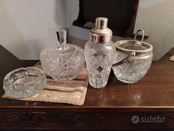Oggetti in cristallo e argento