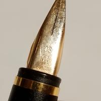 Penna stilografica, pennino oro. John Sterling. 