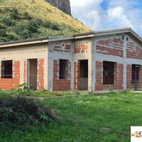 VILL. CARINI: VILLA BIFAMILIARE PER 2 FAMIGLIE