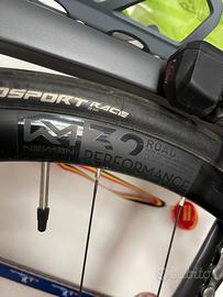 Set ruote da corsa bici 28” Newmen perfomance 32