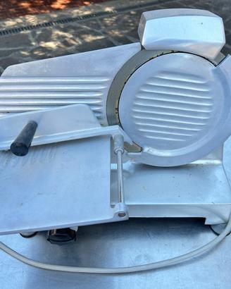 Affettatrice semi professionale