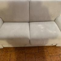 Divani in tessuto bianco