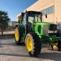 Trattore agricolo john deere 6520