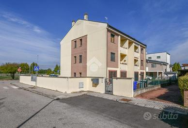 2 LOCALI A POGGIO RENATICO