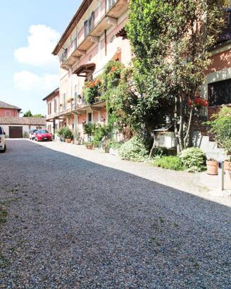 2 LOCALI A SAN MARTINO SICCOMARIO