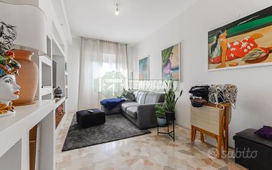AMPIO QUADRILOCALE CON BOX