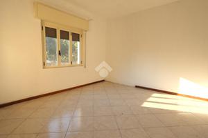 3 LOCALI A BORGOSATOLLO