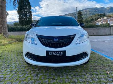 Lancia Ypsilon 1.0 FireFly 5 porte S&S Hybrid Albe
