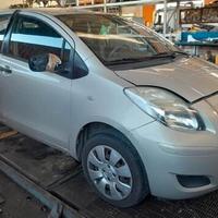 RICAMBI Toyota Yaris 5P 1.0 B Anno 2010 - EF436