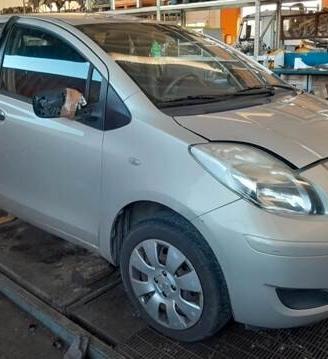 RICAMBI Toyota Yaris 5P 1.0 B Anno 2010 - EF436