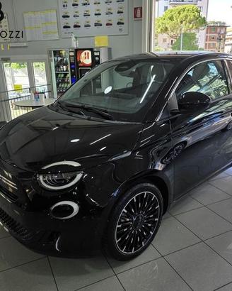 FIAT 500 1.0 hybrid Icon