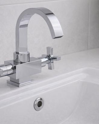 Rubinetto lavabo moderno cromato