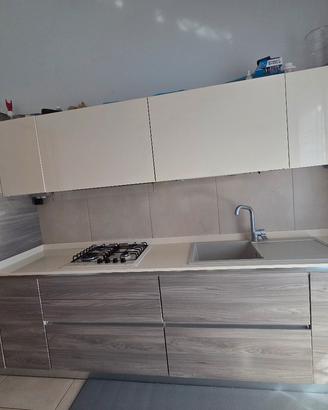 Cucina 2 lati da 3,40m ciascuno