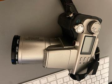 Olympus C-2100 Ultra Zoom