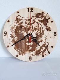 Orologio in legno di abete 