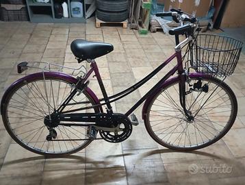 Bicicletta da donna con cestino misura 28
