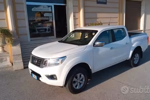 Nissan Navara pick up N1 autocarro 5 posti