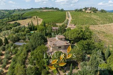 Villa di 550 m² con più di 5 locali e box auto dop