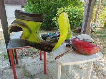 VESPA CON LIBRETTO ORIGINALE SMONTATA COME IN FOTO