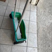 Carrello distributore di concime o semi