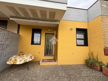 VILLA A SCHIERA A CASSANO DELLE MURGE