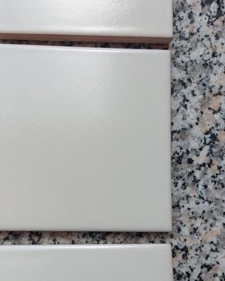 Mattonelle piastrelle 10 X 10 bianche più di 700 p