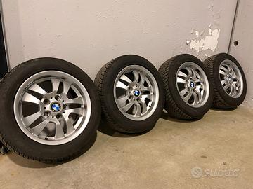 SET CERCHI IN LEGA BMW CON GOMME GOODYEAR R16