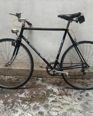 Bianchi d’epoca originale con sella Brooks e borsa