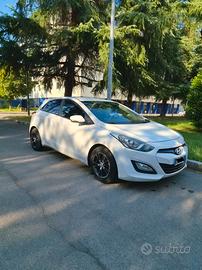 Hyundai i30 1.4 100cv neopatentati